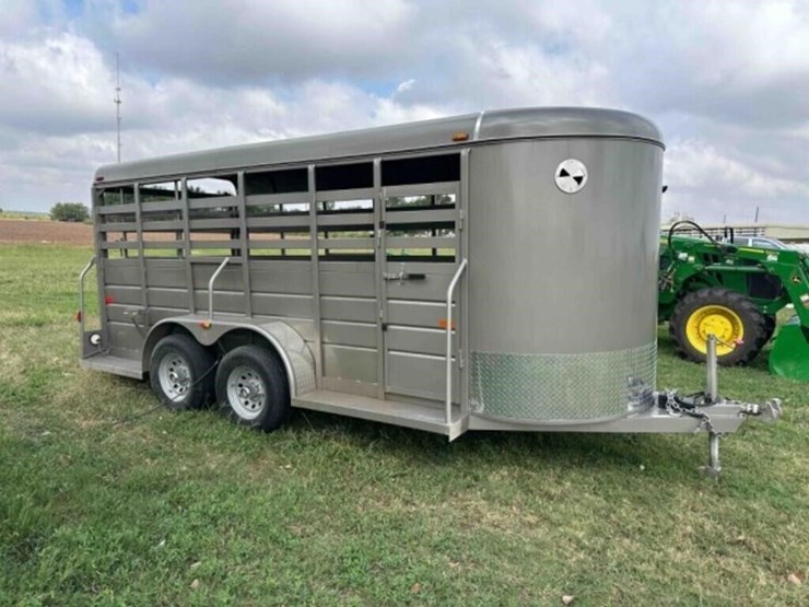 2023-w-w-16'-livestock-trailer-image-2