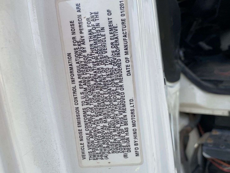 2014-hino-268-image-44