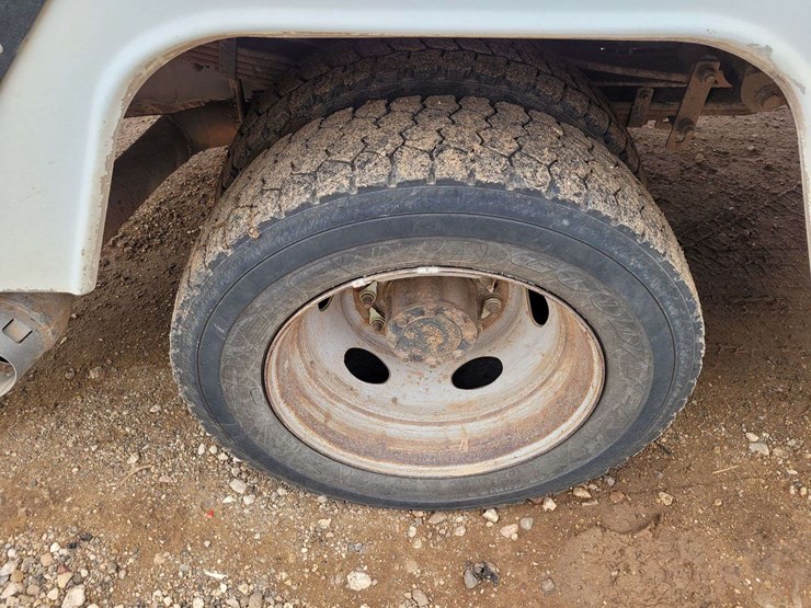 2016-ford-f550-image-17