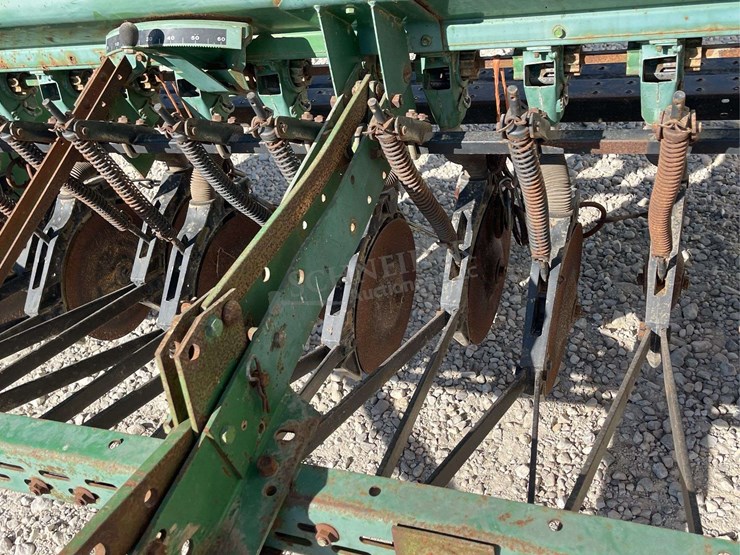 john-deere-8200-image-11