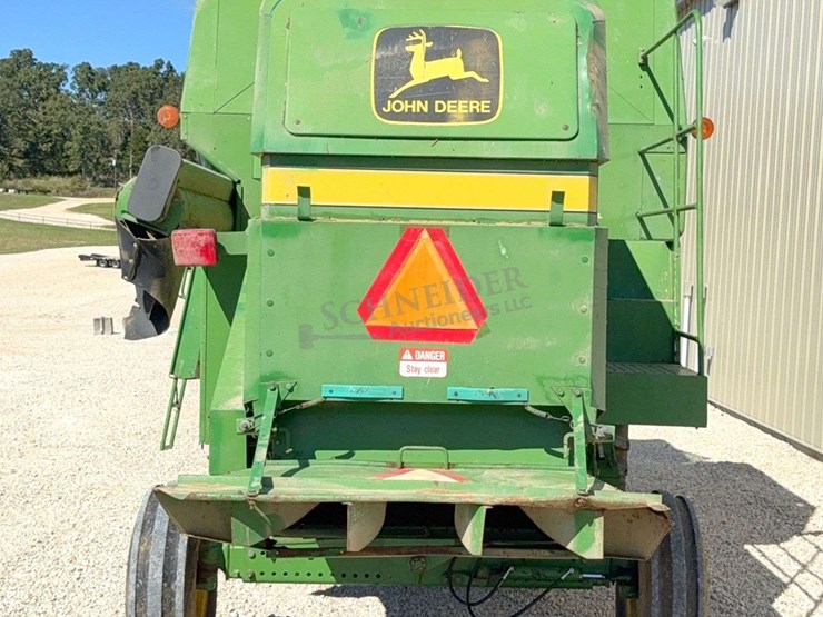 john-deere-4425-image-8