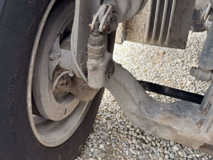 2012-freightliner-cascadia-113-image-42