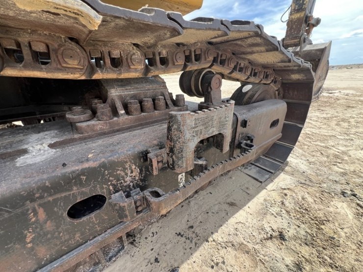 2018-deere-670g-lc-image-31