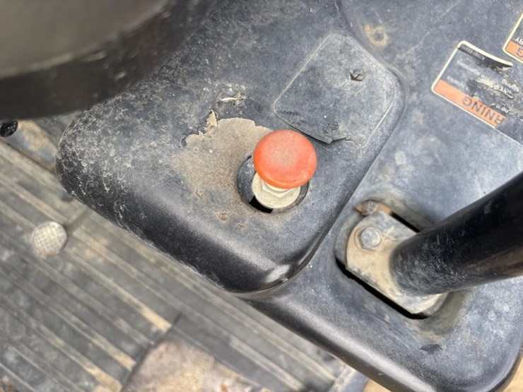 2019-kubota-rtvx1140-image-19