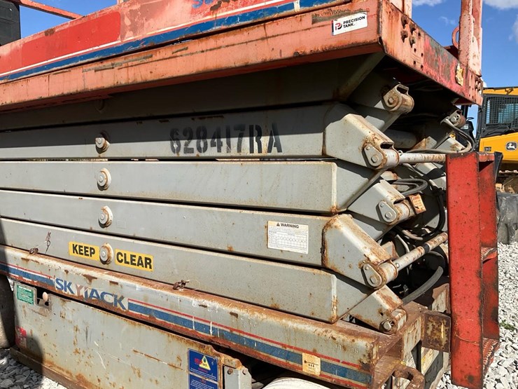 2006-skyjack-sjiii4632-image-23