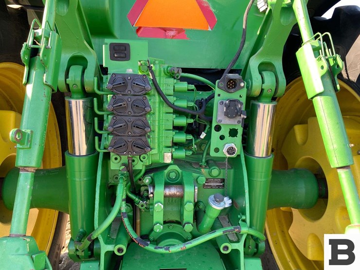 2008-john-deere-8330-image-39