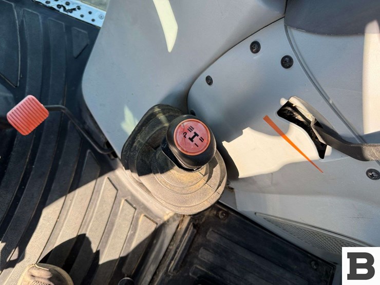 2014-new-holland-t4.105-image-60