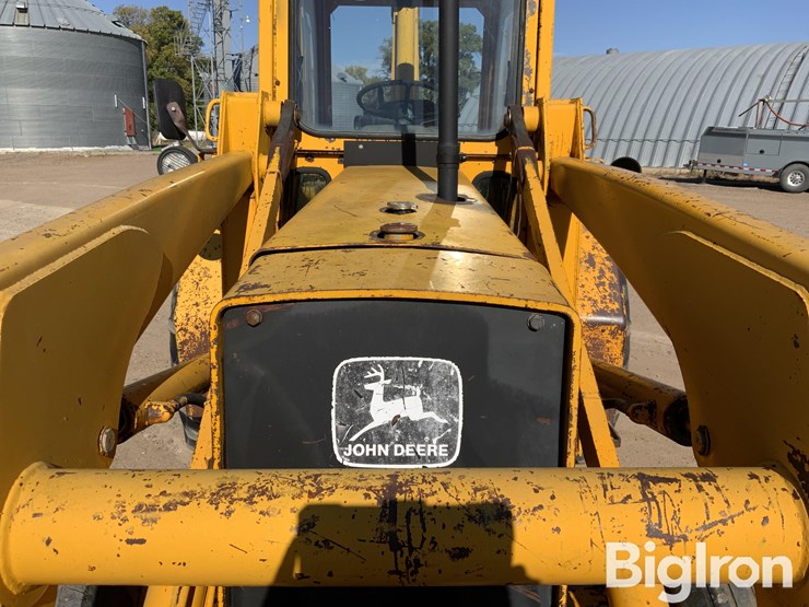 john-deere-410-image-10