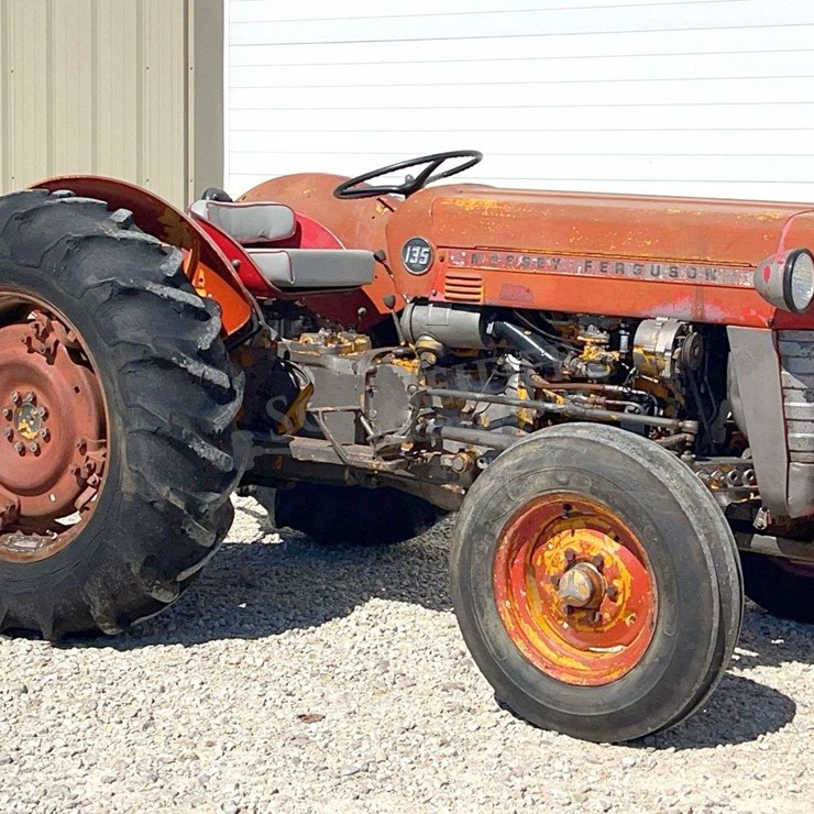 MASSEY-FERGUSON 135