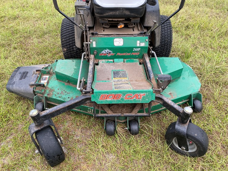 #44-•-#164-•-bob-cat-24-hp-zero-turn-lawnmower-with-61-inch-deck-image-2