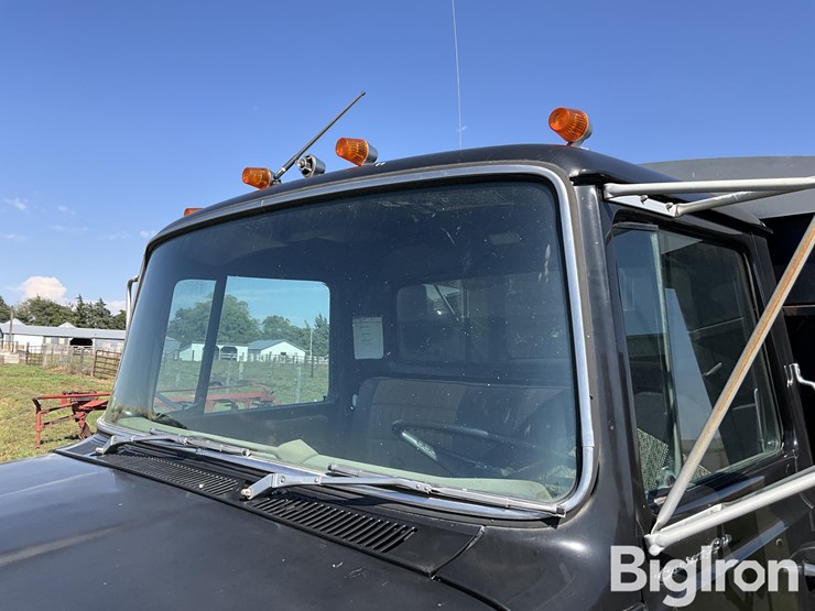 1975-ford-ln750-image-11