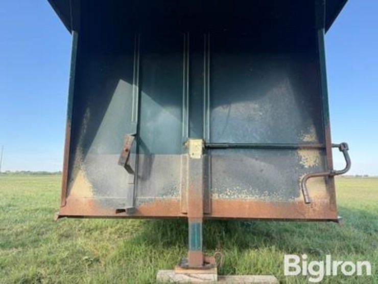 2000-titan-trailer-image-13