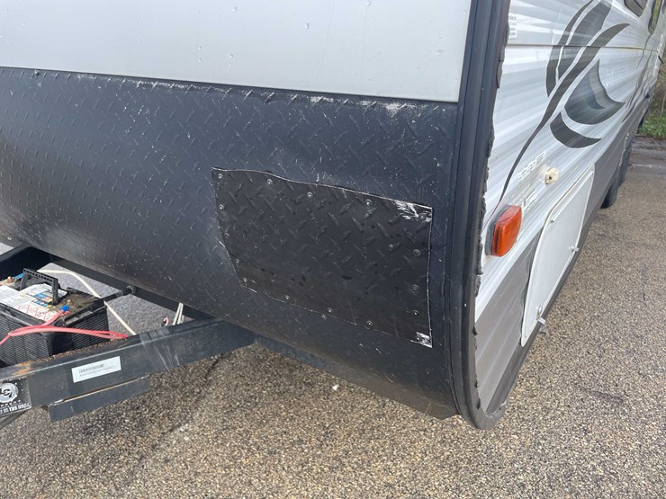 #1378-•-2015-salem-cruise-lite-camper-(no-title)-(of)-image-11