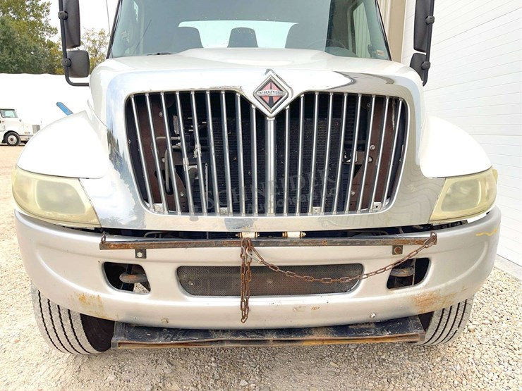 2003-international-durastar-4400-image-10