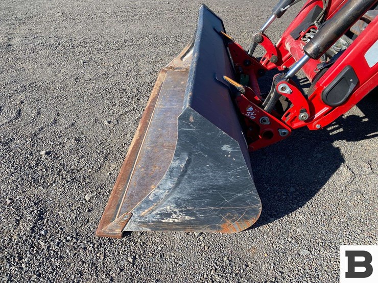 2012-massey-ferguson-5475-image-11