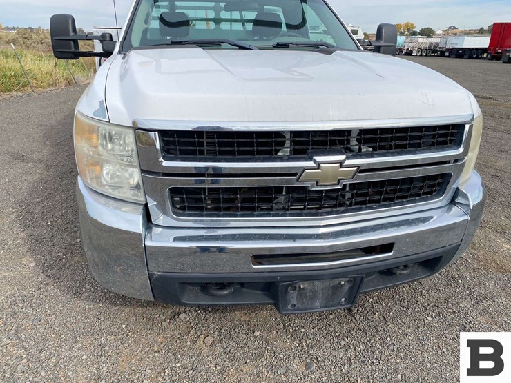 2009-chevrolet-silverado-3500-image-9