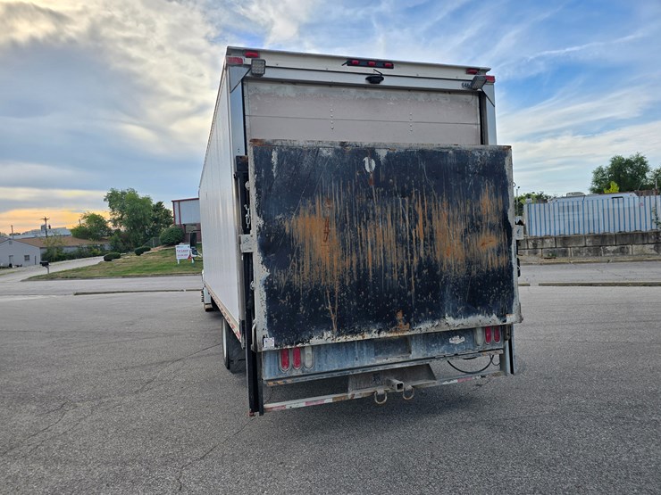 #22329-•-2014-freightliner-m2-106-box-truck-image-24