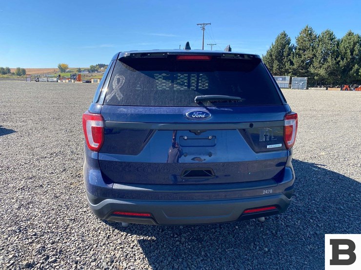 2018-ford-explorer-image-4