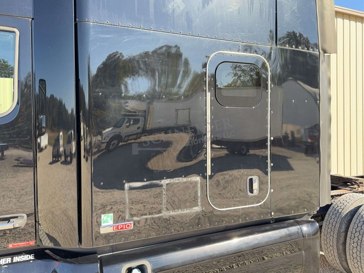 2017-peterbilt-579-image-101