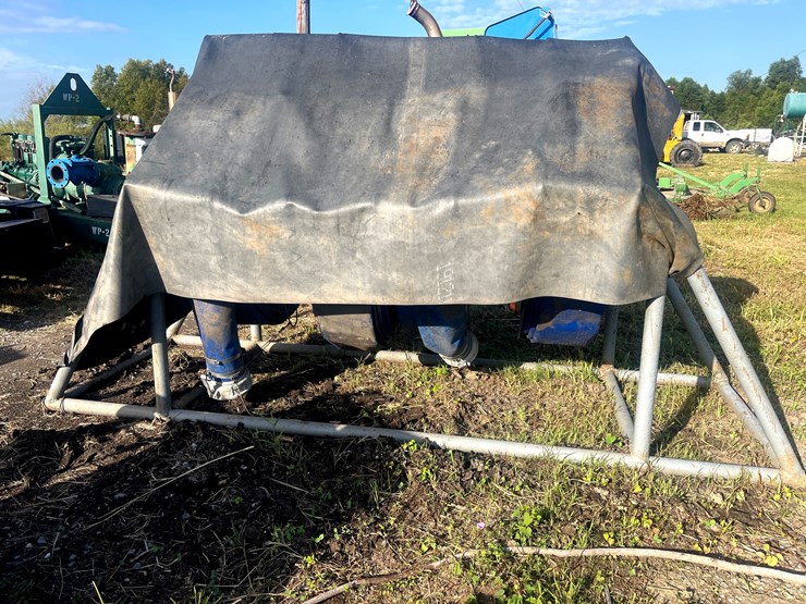 #118-•-lot-with-hose-rack-and-hoses-image-1