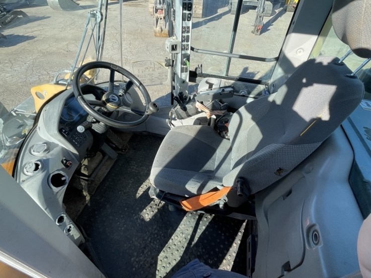 2020-volvo-l70h-image-19