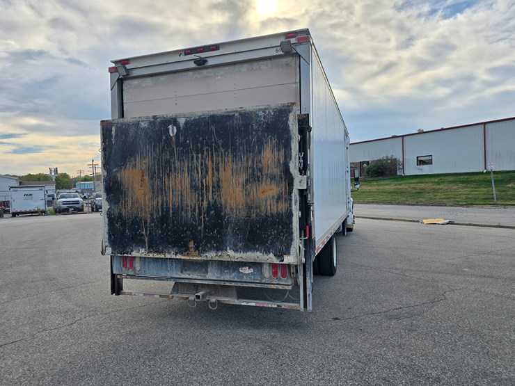 #22329-•-2014-freightliner-m2-106-box-truck-image-27