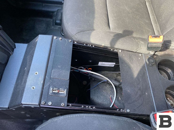 2017-ford-explorer-image-24