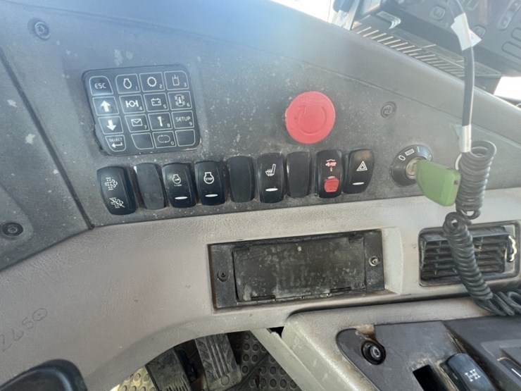 2020-volvo-a60h-image-58