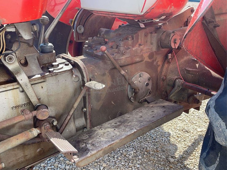 massey-ferguson-135-image-29
