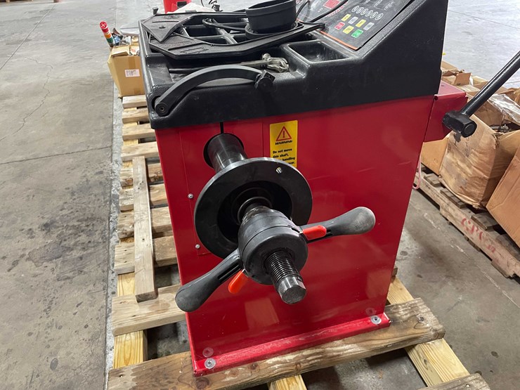 #8524-•-tire-changer-(e)-image-12