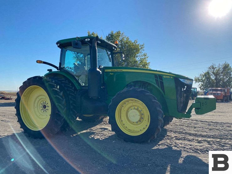 2011-john-deere-8285-tractor-image-6