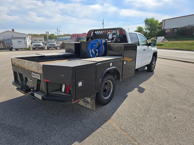 2017-gmc-sierra-3500-image-21