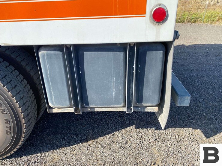 2017-mack-granite-gu713-image-42