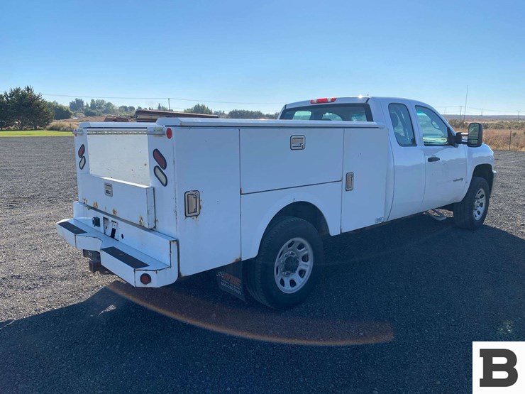 2013-chevrolet-silverado-3500-image-5