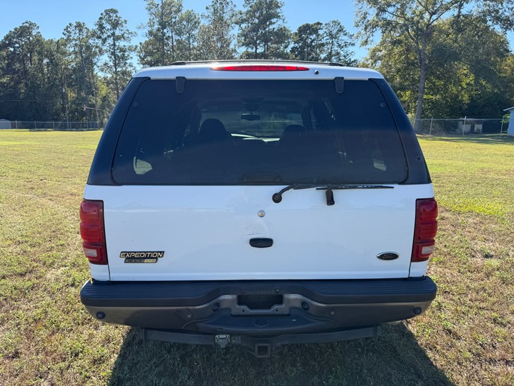 2002-ford-expedition-image-4