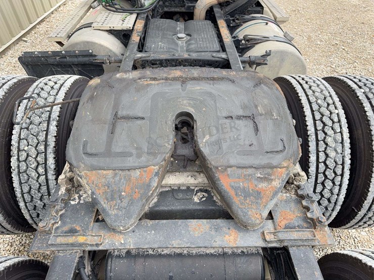 2012-freightliner-cascadia-113-image-39