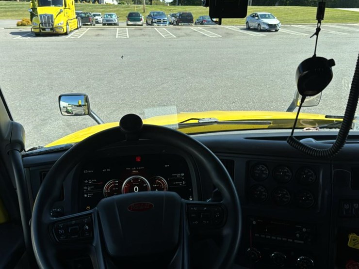 2023-peterbilt-579-image-72