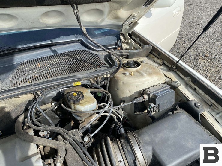 2000-cadillac-deville-sedan-image-30