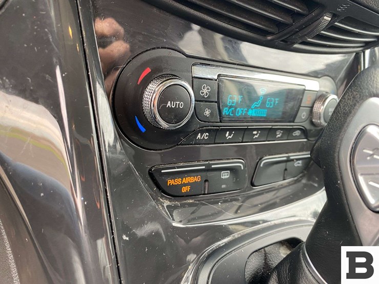 2015-ford-escape-image-26