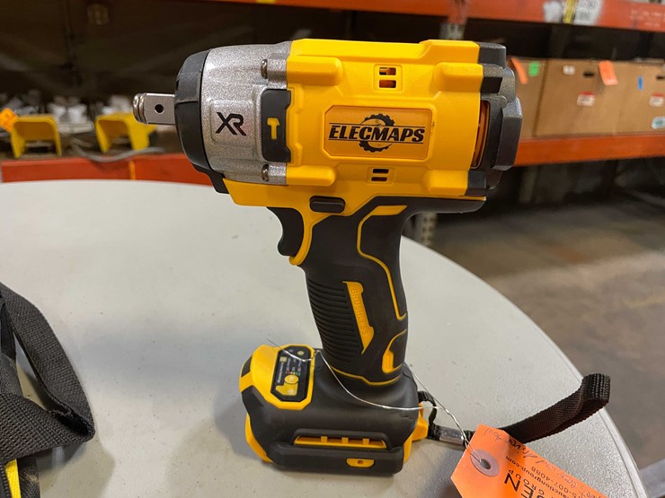 #8544-•-dewalt-compatible-20-volt-cordless-1/2"-impact-and-1/4"-impact-driver-in-carrying-bag-(pr13)-image-2