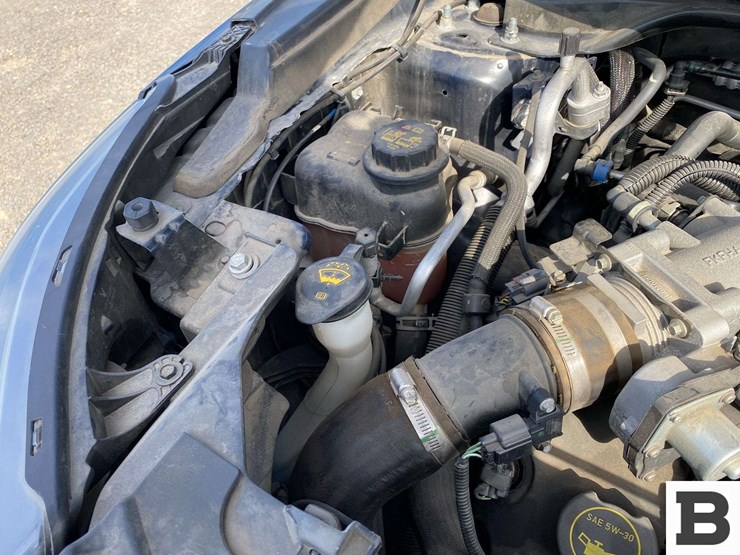 2016-ford-explorer-image-37