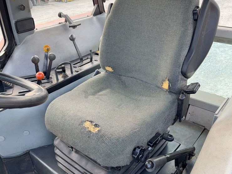 case-ih-5140-image-48