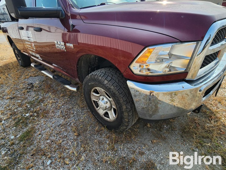 2017-ram-2500-tradesman-image-10