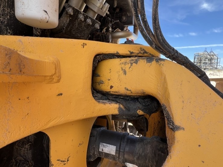 2020-volvo-a60h-image-13