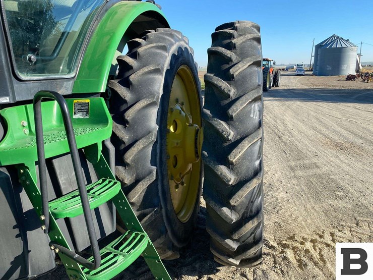 2011-john-deere-8285-tractor-image-22
