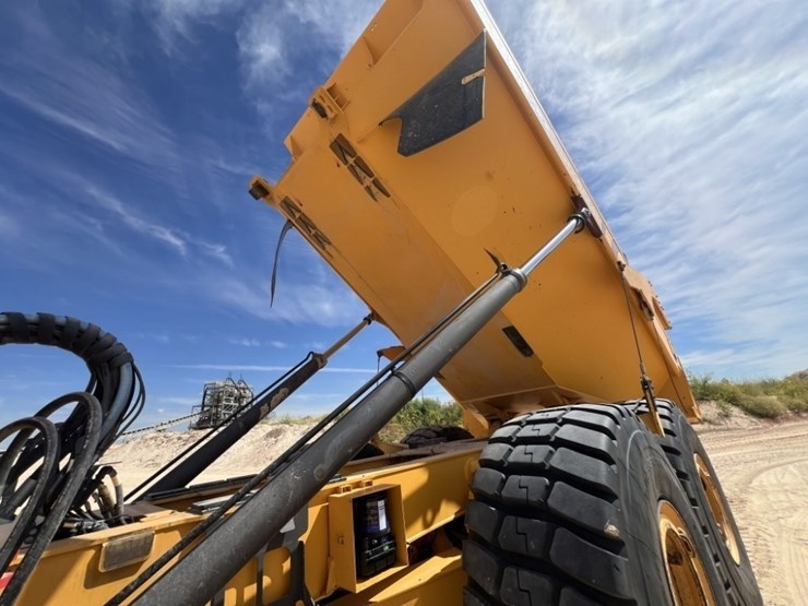 2020-volvo-a60h-image-37