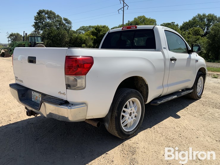 2013-toyota-tundra-sr5-image-5