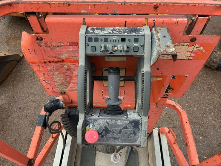 2005-jlg-2030es-image-11