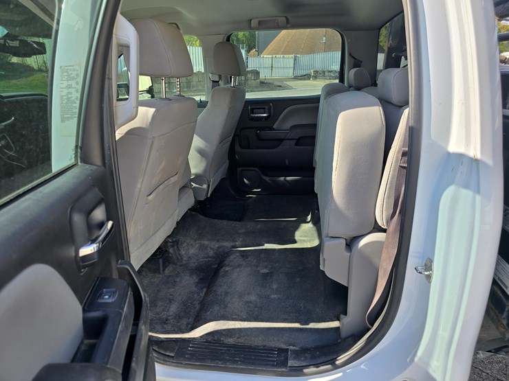 2017-gmc-sierra-3500-image-60