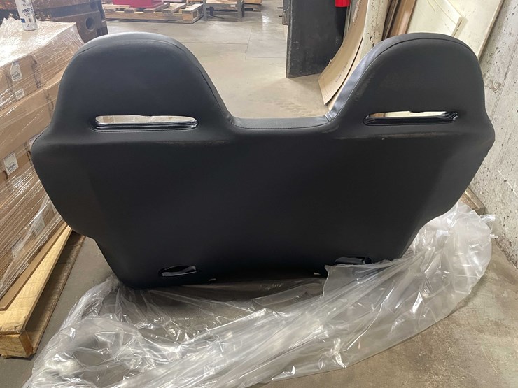 #8619-•-can-am-seat-(f)-image-9